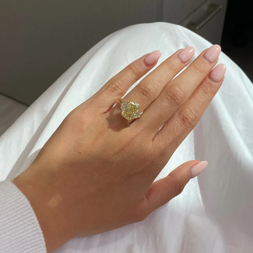 6.03ct Light Yellow Elongated Radiant Diamond Three Stone Ring - Image 3