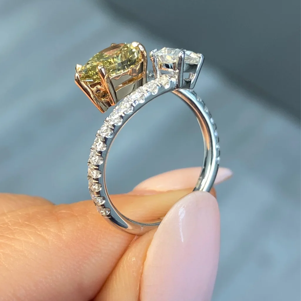 Chameleon Diamond Spiral Ring - Image 4