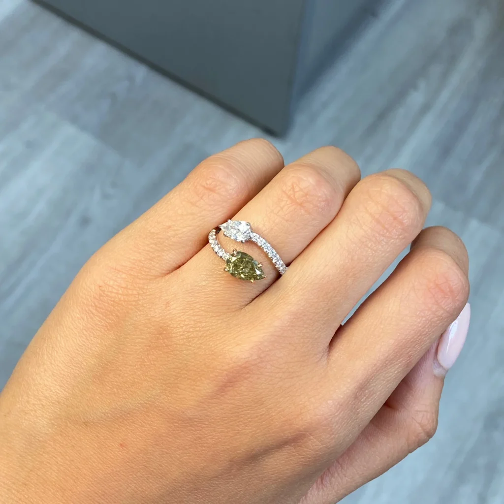 Chameleon Diamond Spiral Ring - Image 3